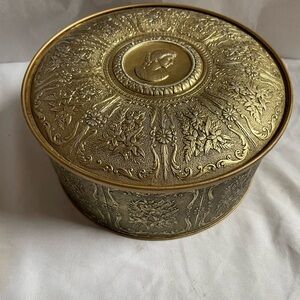 Vintage Guildcraft Chicago‎ Brass Decorative Box - Floral & Classical Design